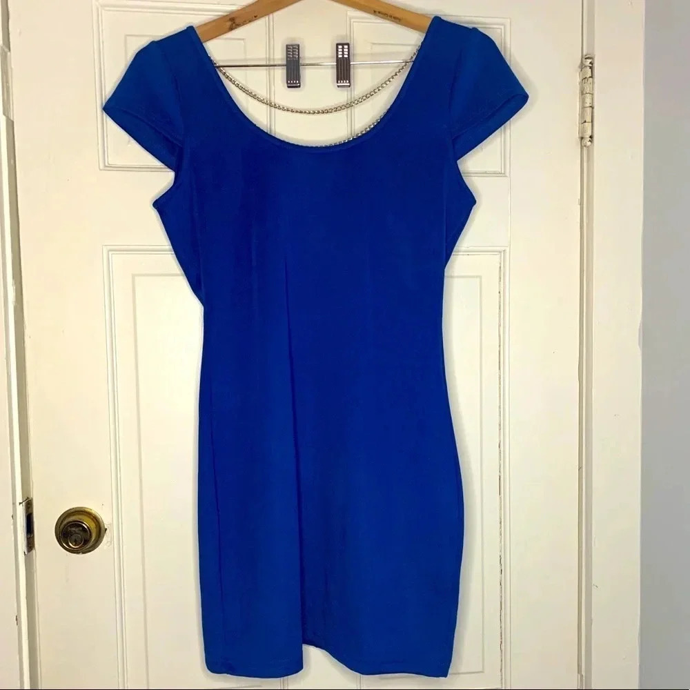 Epique Moi backless chain dress